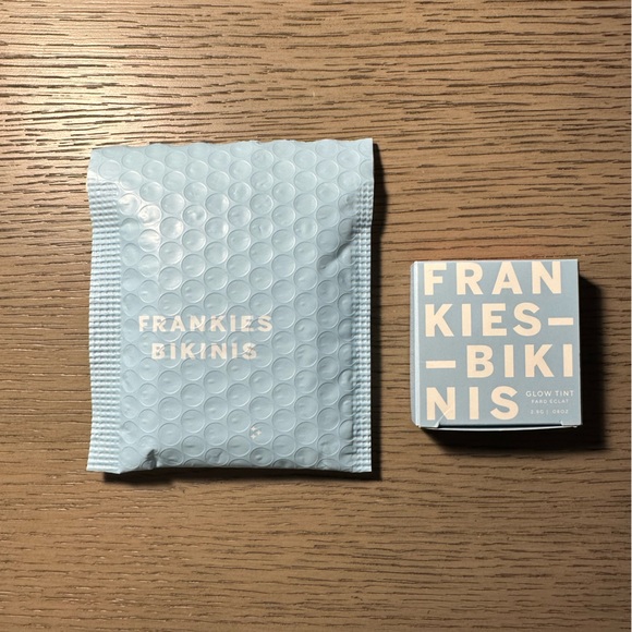 Glow Tint Summer Skin - Picture 7 of 10